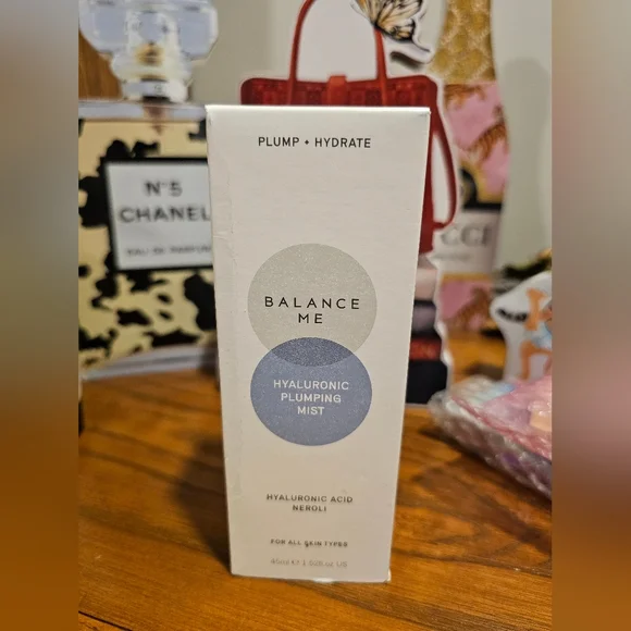 Nib! Balance me hyaluronic plumping mist 1.52 fl. Oz. For all skin types - Picture 2 of 5